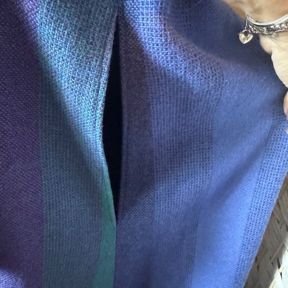 Vintage Gorgeous Irish 100% Pure New Wool Cape - Picture 9 of 16